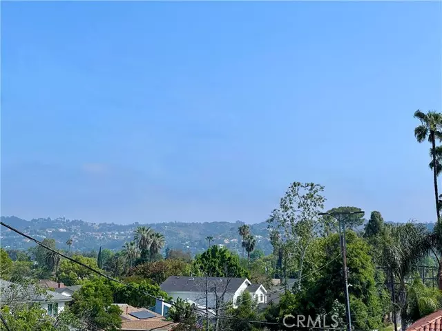 14702 Magnolia Boulevard #103, Sherman Oaks, CA 91403