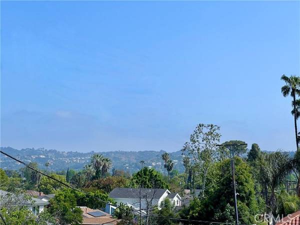 14702 Magnolia Boulevard #103, Sherman Oaks, CA 91403