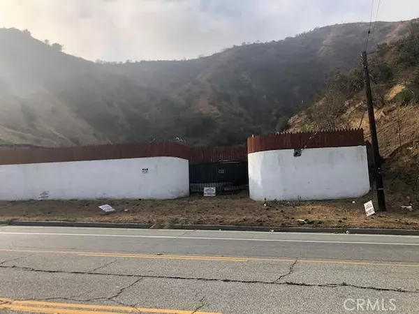 8940 La Tuna,  Sun Valley,  CA 91352