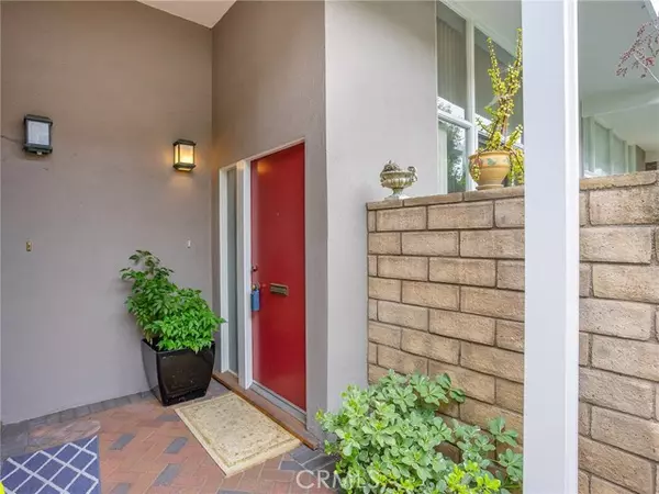 4222 W Kling Street, Burbank, CA 91505