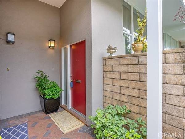 4222 W Kling Street, Burbank, CA 91505