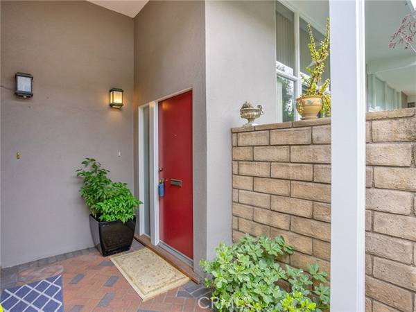 4222 W Kling Street, Burbank, CA 91505