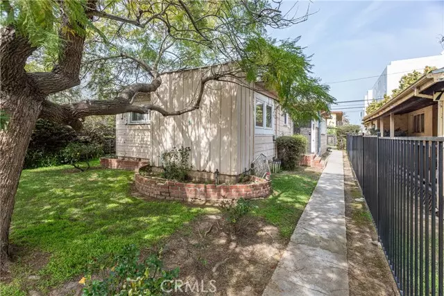 713 Flower Avenue, Venice, CA 90291