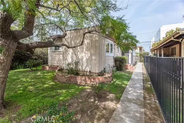 713 Flower Avenue, Venice, CA 90291