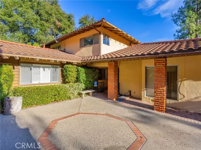 Glendale, CA 91208,1527 Colina Drive