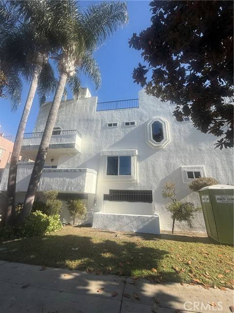 5010 Cahuenga Boulevard #102, North Hollywood, CA 91601