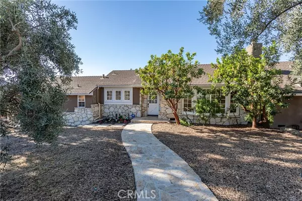 2921 Scott Road, Burbank, CA 91504