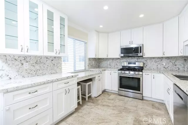 Burbank, CA 91504,9518 Via Salerno