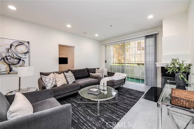 Toluca Lake, CA 91602,10824 Bloomfield Street #106