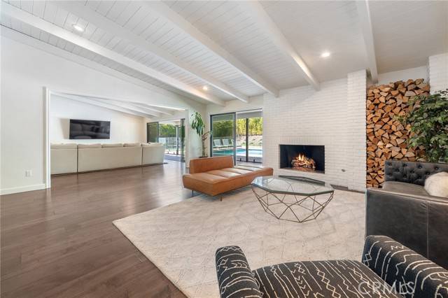 Tarzana, CA 91356,18881 Rosita Street