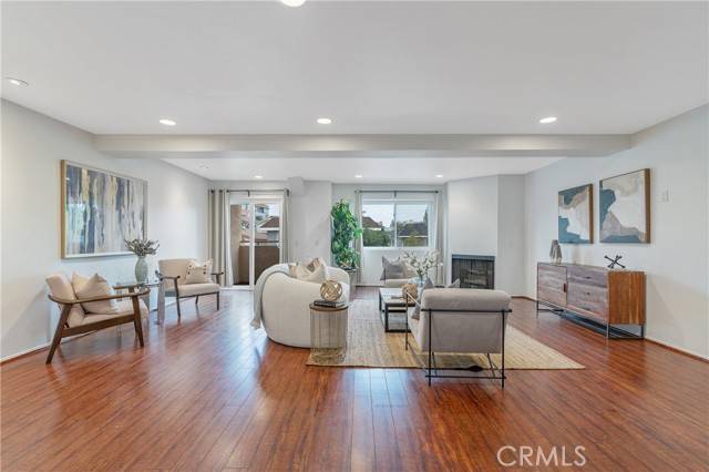 Burbank, CA 91504,2310 N Fairview Street #210