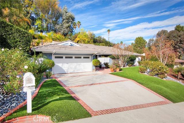 4865 Winnetka Avenue, Woodland Hills, CA 91364