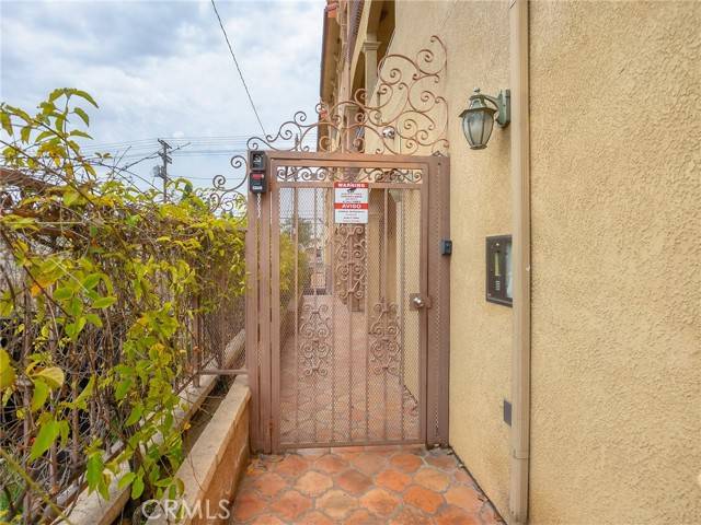 421 E Santa Anita Avenue #101, Burbank, CA 91501