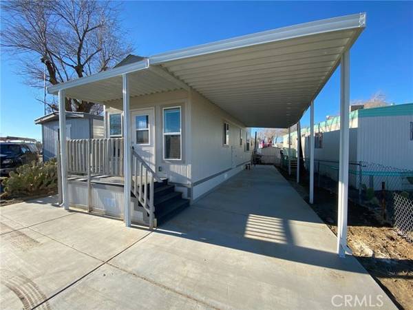 45044 28th Street East #36, Lancaster, CA 93535