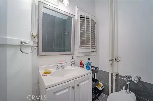 Long Beach, CA 90802,360 W Ocean Boulevard #303