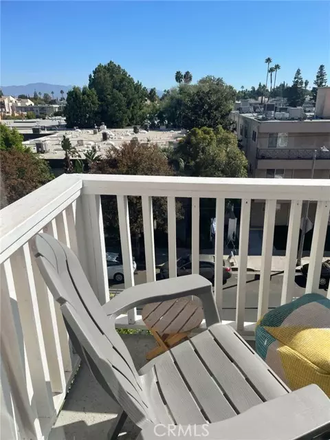 Encino, CA 91316,5135 Zelzah Avenue #307