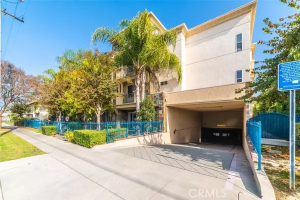 Monterey Park, CA 91755,208 N Lincoln Avenue #207