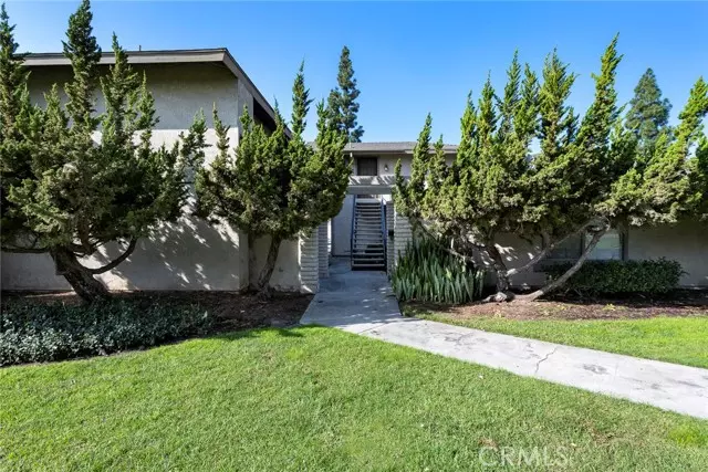 122 Stratford Circle #18, Placentia, CA 92870