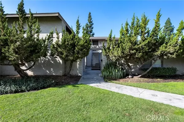 122 Stratford Circle #18, Placentia, CA 92870