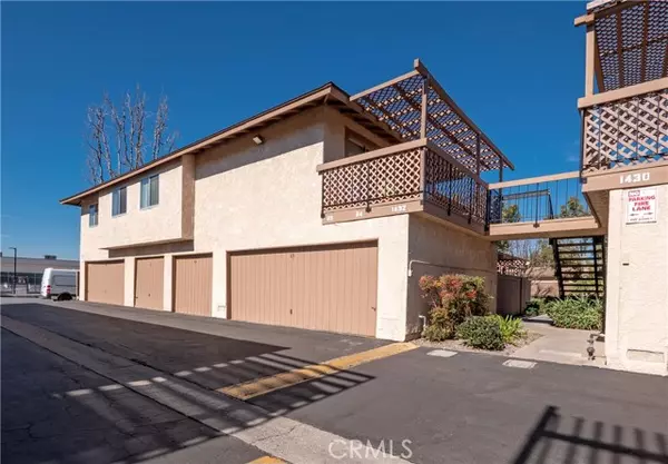 Hacienda Heights, CA 91745,1432 Countrywood Avenue #64