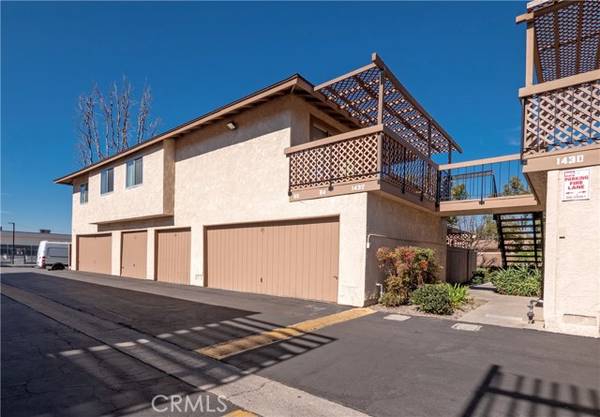 Hacienda Heights, CA 91745,1432 Countrywood Avenue #64