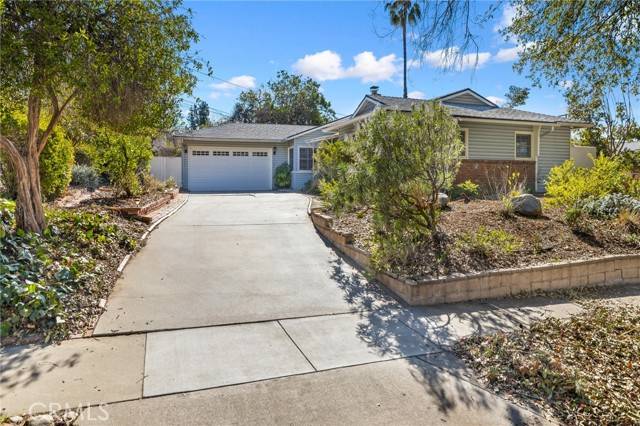 1492 Loma Sola Court, Upland, CA 91786