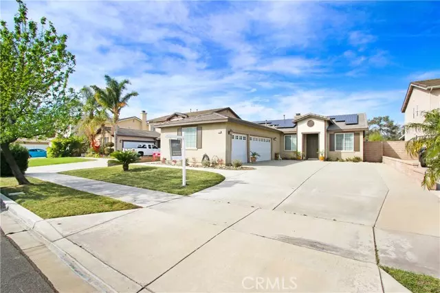 Fontana, CA 92336,15568 Cleveland Drive