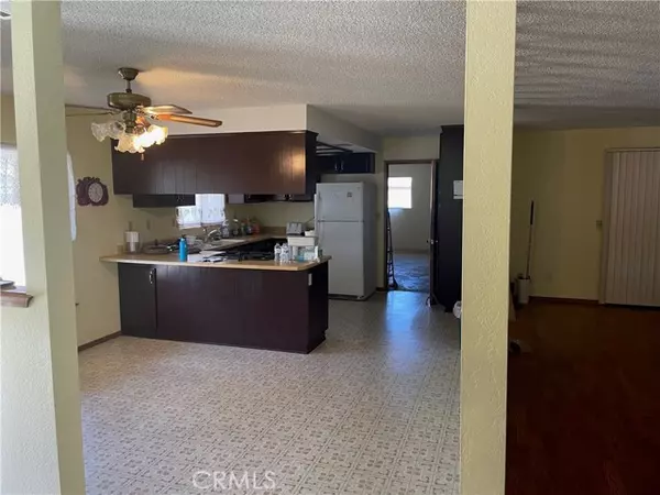 Hesperia, CA 92345,9137 Jacaranda Avenue