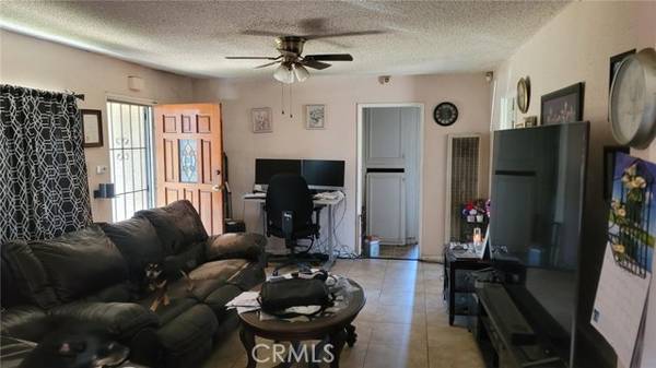 136 S Pasadena Avenue, Azusa, CA 91702