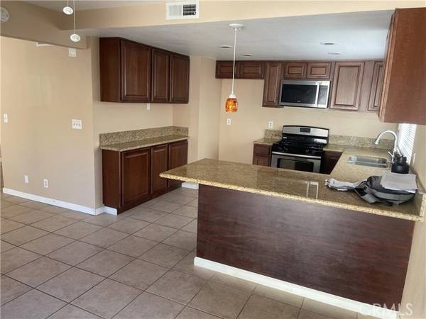 Duarte, CA 91010,1025 Highland Avenue #8