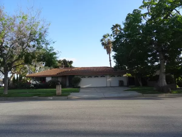 140 Smith Drive, Claremont, CA 91711