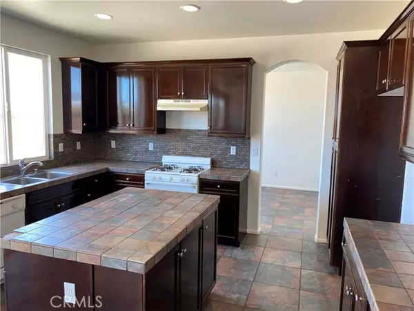 Adelanto, CA 92301,14968 Da Vinci Court