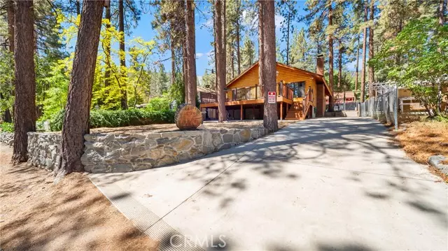 Wrightwood, CA 92397,1333 Helen Street