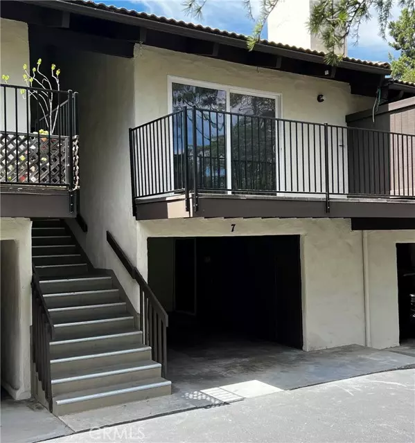 864 Highland Drive #7, Santa Barbara, CA 93109