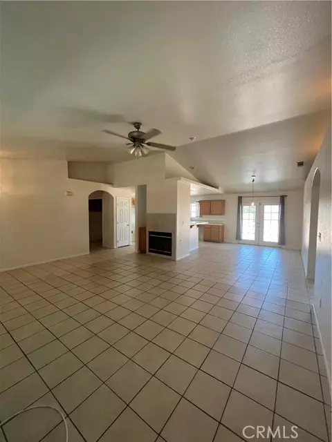 16075 Cajon Street, Hesperia, CA 92345