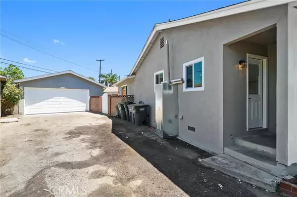 Lakewood, CA 90715,21404 Alburtis Avenue