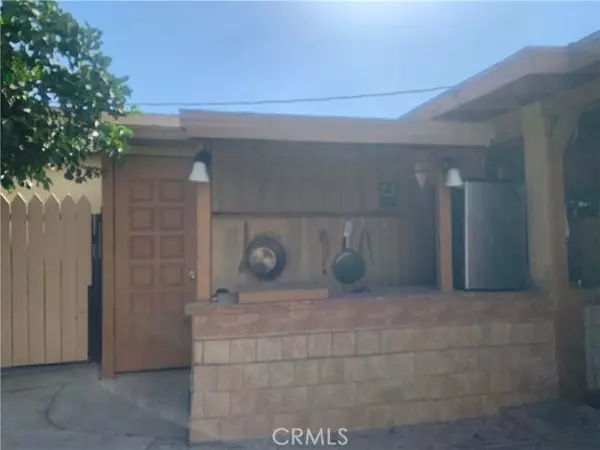 Colton, CA 92324,852 Palm Drive