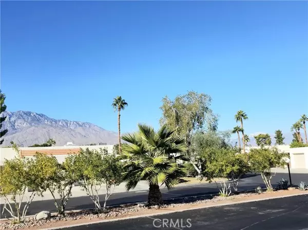 Palm Springs, CA 92264,1672 Tam O Shanter Plaza #2