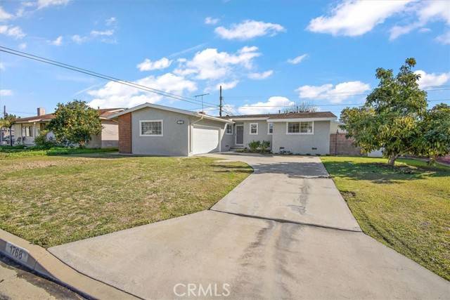 1768 S Canterbury Circle, Anaheim, CA 92802