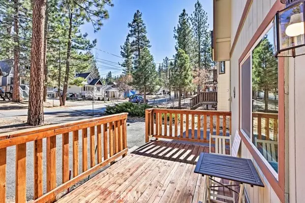 Big Bear, CA 92315,560 Lakewood Lane