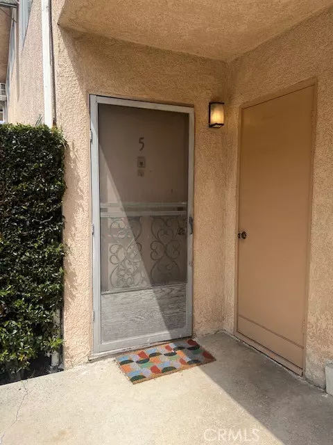 Valley Village, CA 91607,5232 Corteen Place #5