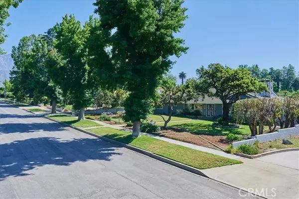 1646 N Laurel Avenue, Upland, CA 91784