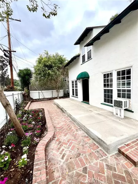 8334 Kirkwood Drive, Los Angeles, CA 90046