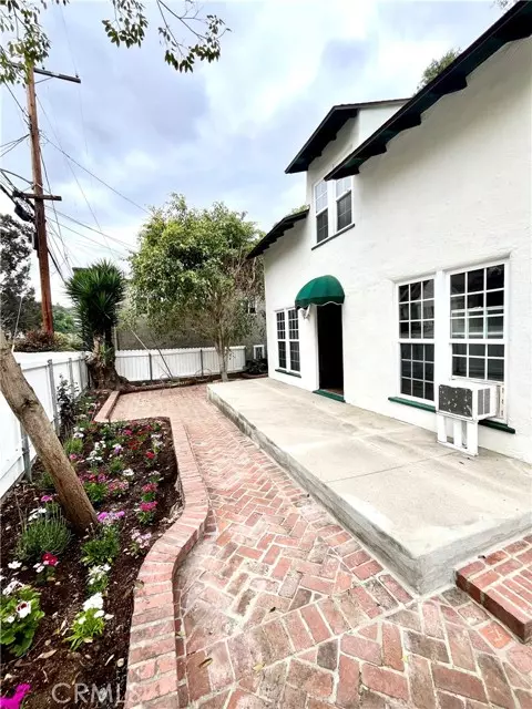 8334 Kirkwood Drive, Los Angeles, CA 90046