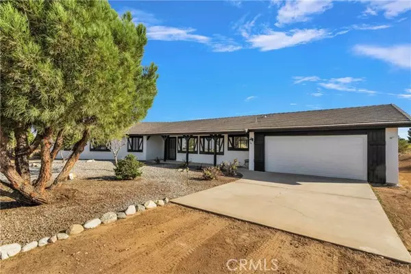 13475 El Centro Road, Oak Hills, CA 92344