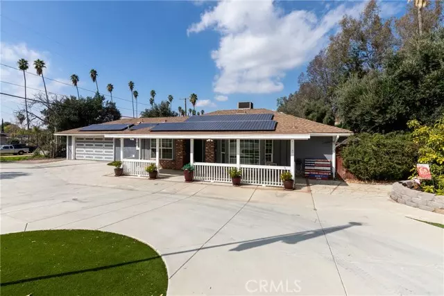 1009 E Cypress Avenue, Redlands, CA 92374