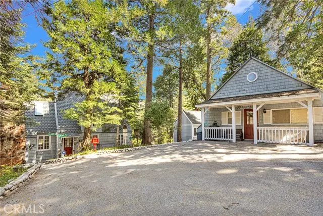 27809 Lakes Edge Rd, Lake Arrowhead, CA 92352