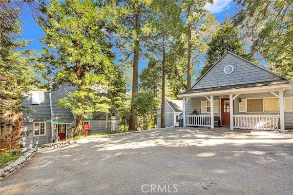 27809 Lakes Edge Rd, Lake Arrowhead, CA 92352