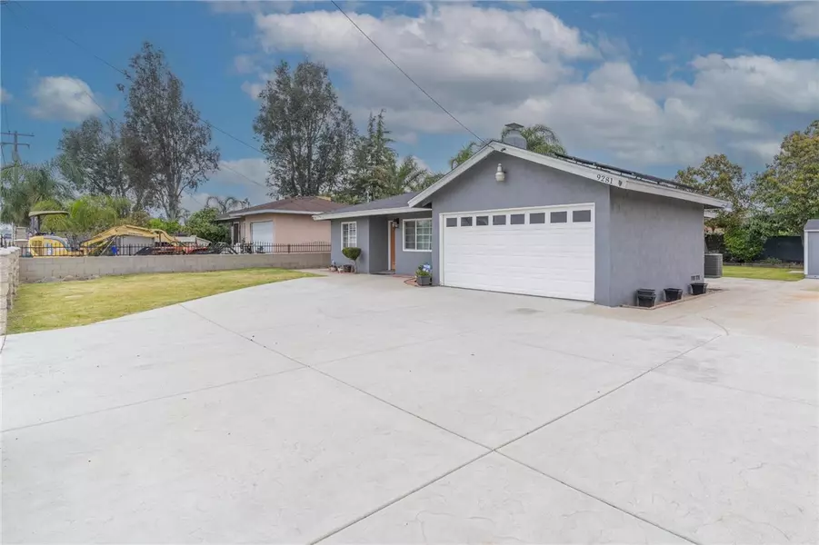 9281 Hemlock Avenue, Fontana, CA 92335