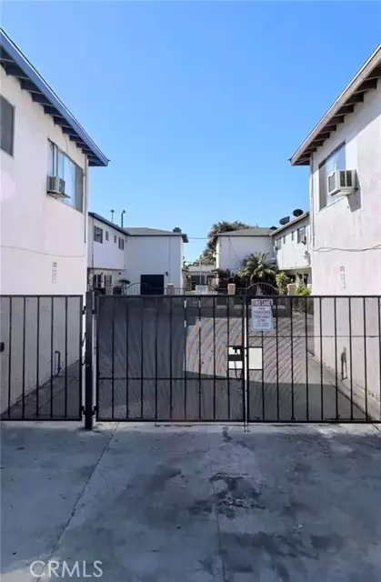 Bell Gardens, CA 90201,6021 Gage Avenue #5